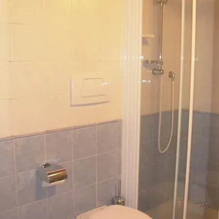 Andrea's Cernobbio